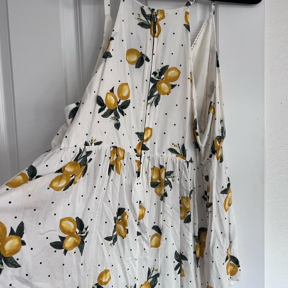 Torrid Peplum Stretch Lace Lemon Cami - Picture 4 of 6